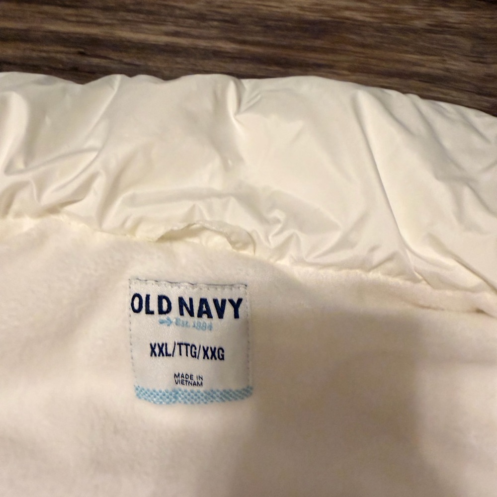 Old Navy Woman's Fleece Lined White Puffer Vest Pockets Snaps High Collar XXL - Picture 4 of 7